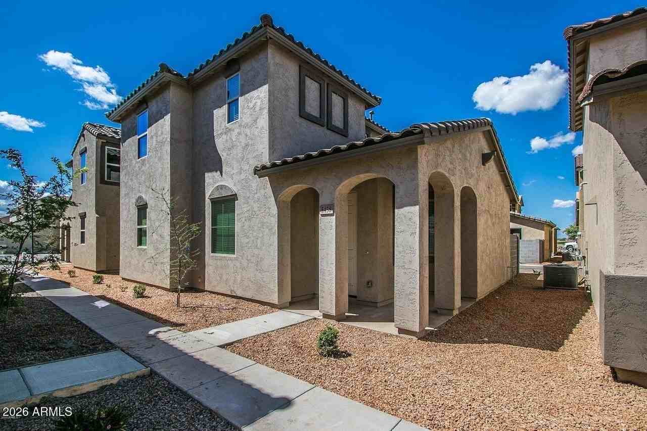 5458 W Fulton St - Photo 2 of 30