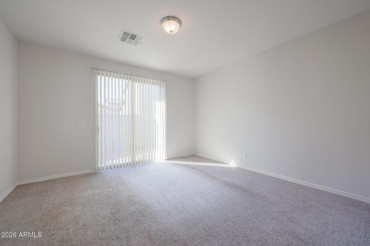 5458 W Fulton St - Photo 6 of 30