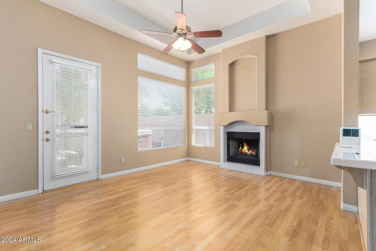 8924 E Captain Dreyfus Ave - Photo 6 of 45