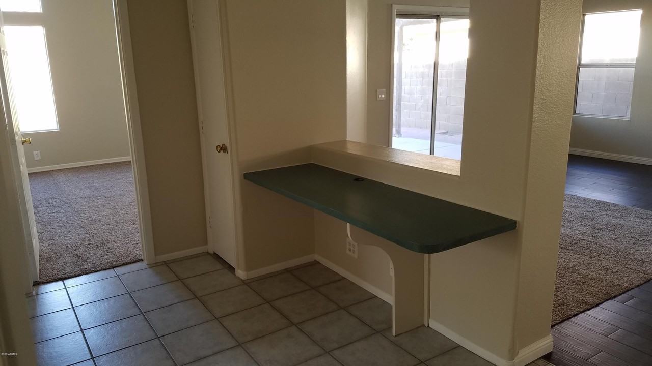 12214 N 41st Dr - Photo 4 of 12