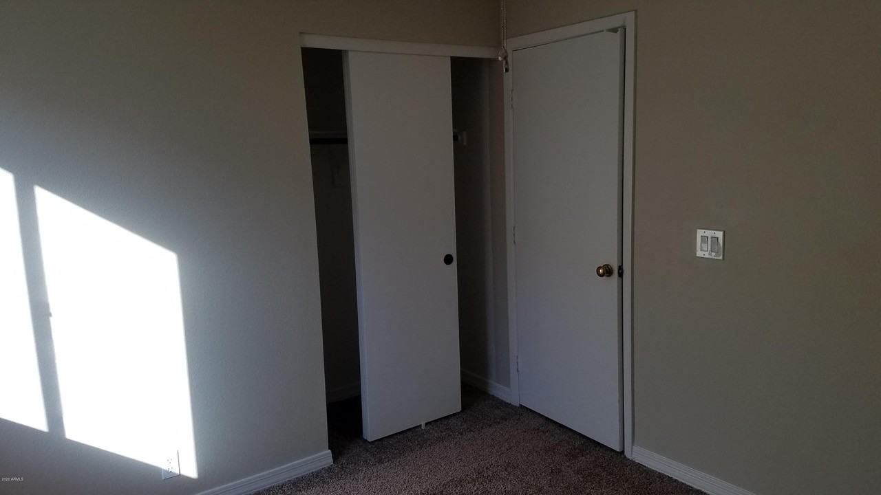 12214 N 41st Dr - Photo 7 of 12