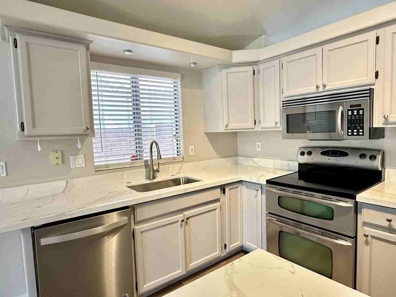 4781 W Harrison St - Photo 6 of 28