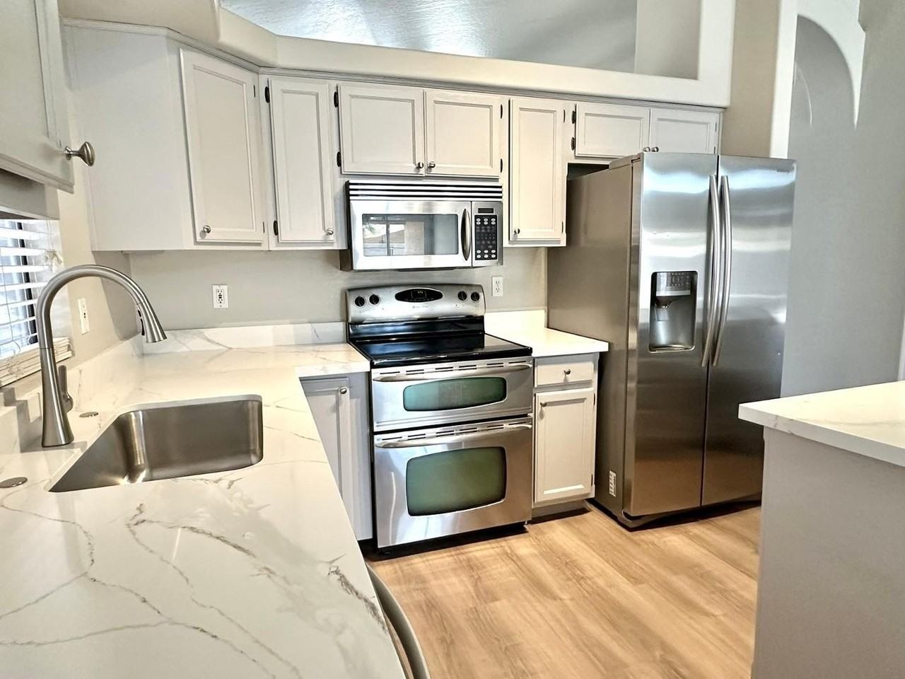 4781 W Harrison St - Photo 7 of 28