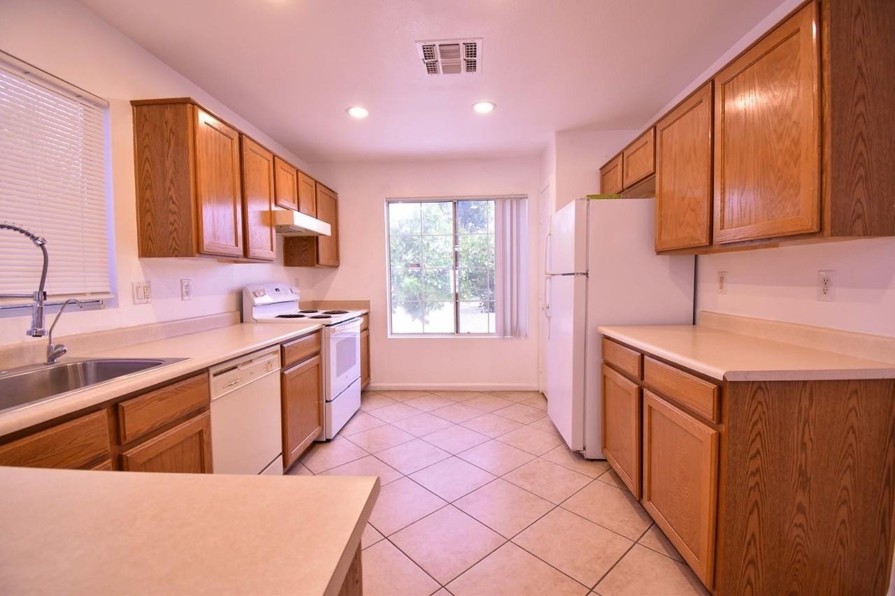 6780 N 74th Dr - Photo 2 of 15