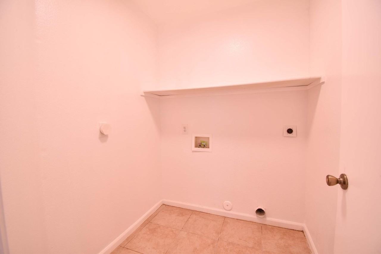 6780 N 74th Dr - Photo 4 of 15