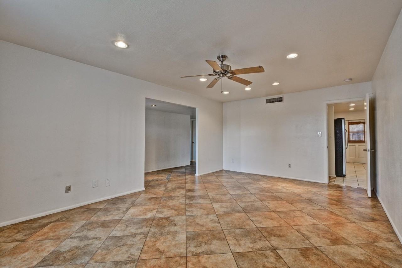 3344 W Yucca St - Photo 3 of 28