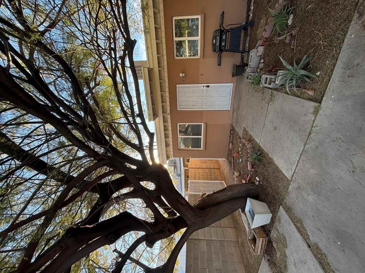 809 N 9th Ave - Photo 2 of 8