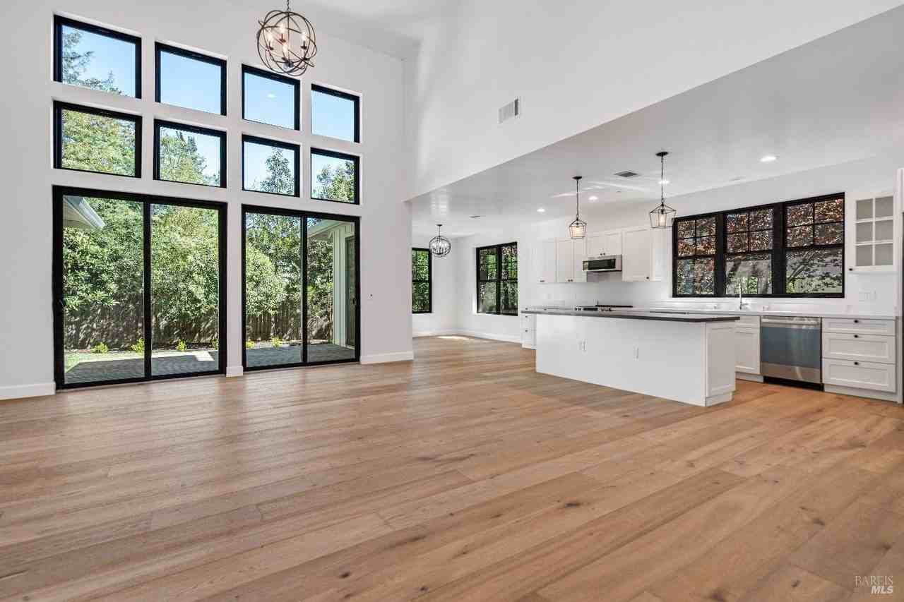 1560 1558 Laurel Lane - Photo 2 of 13