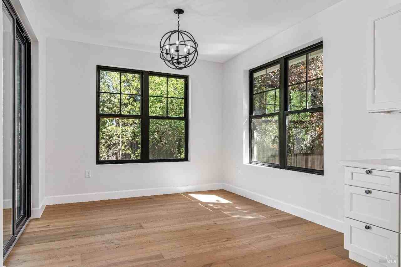 1560 1558 Laurel Lane - Photo 5 of 13