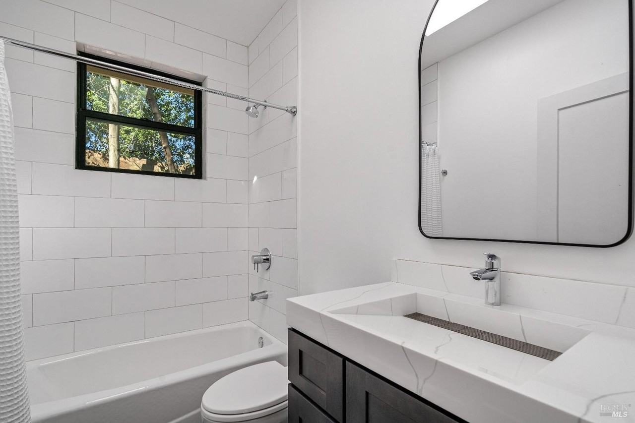 1560 1558 Laurel Lane - Photo 7 of 13