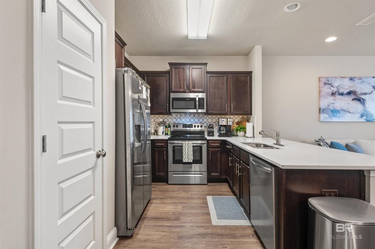 6780 Spaniel Dr - Photo 2 of 26