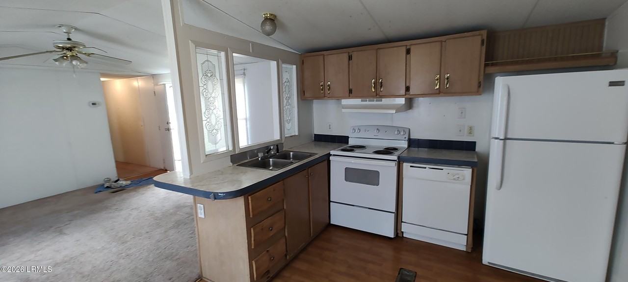 52 Cleveland Dr - Photo 3 of 12