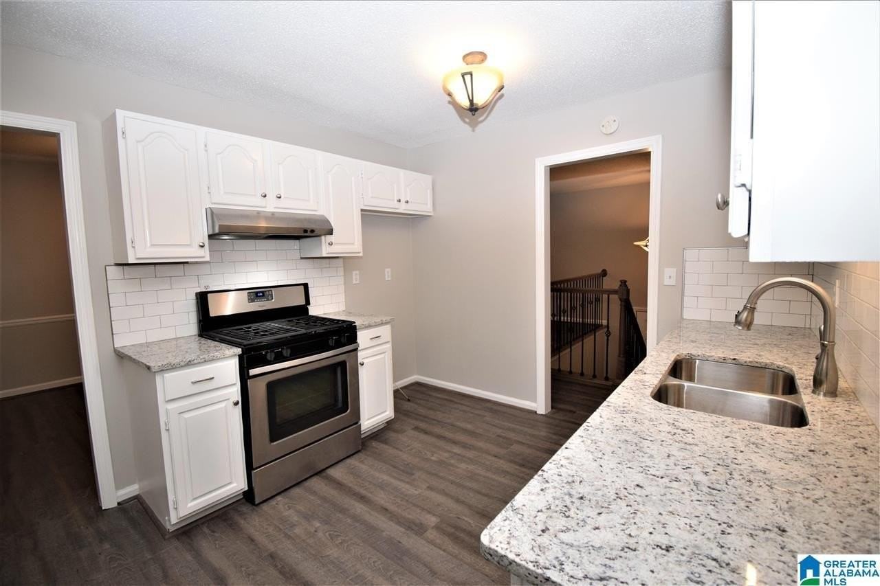 228 Russet Woods Dr - Photo 4 of 19