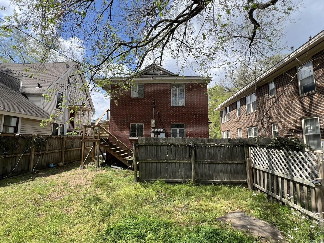 1417 Center St - Photo 4 of 5