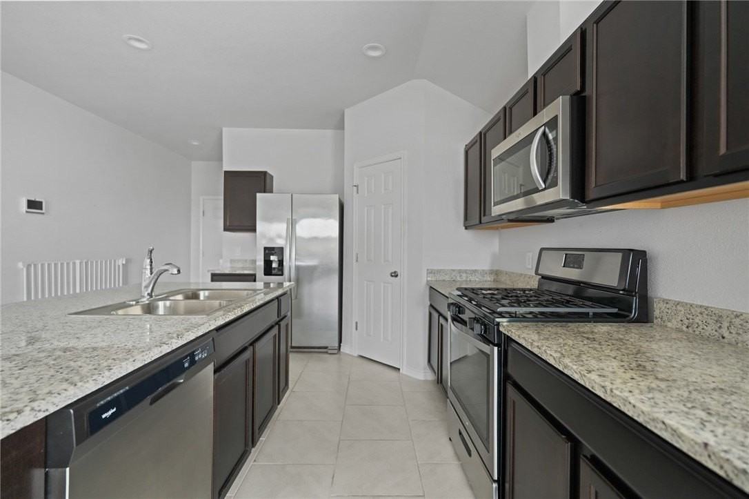 1513 Pleasant Dr - Photo 3 of 13