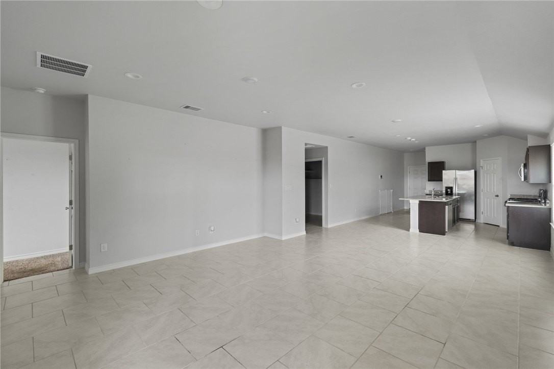 1513 Pleasant Dr - Photo 5 of 13