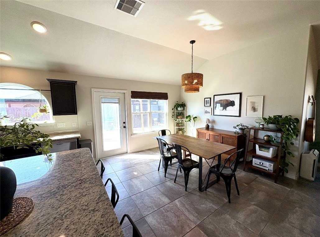 7509 Loyd Neal Dr - Photo 7 of 20