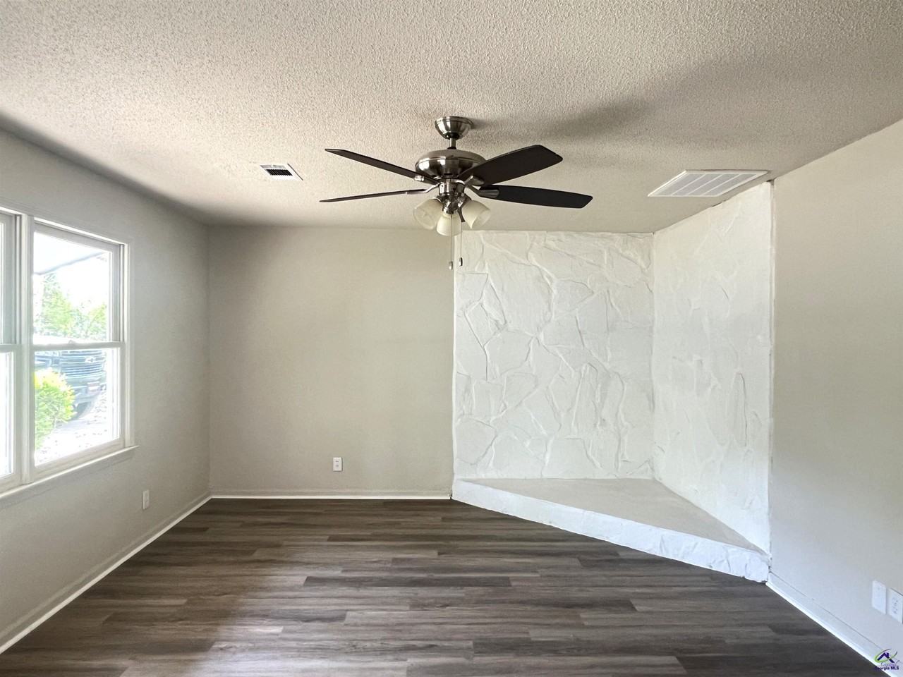 1169 Sandy Beach Dr - Photo 4 of 22