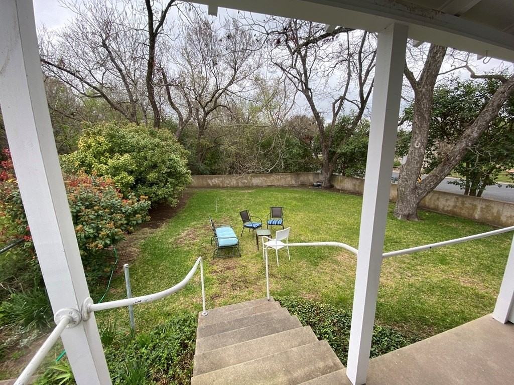 300 W Austin St - Photo 2 of 17