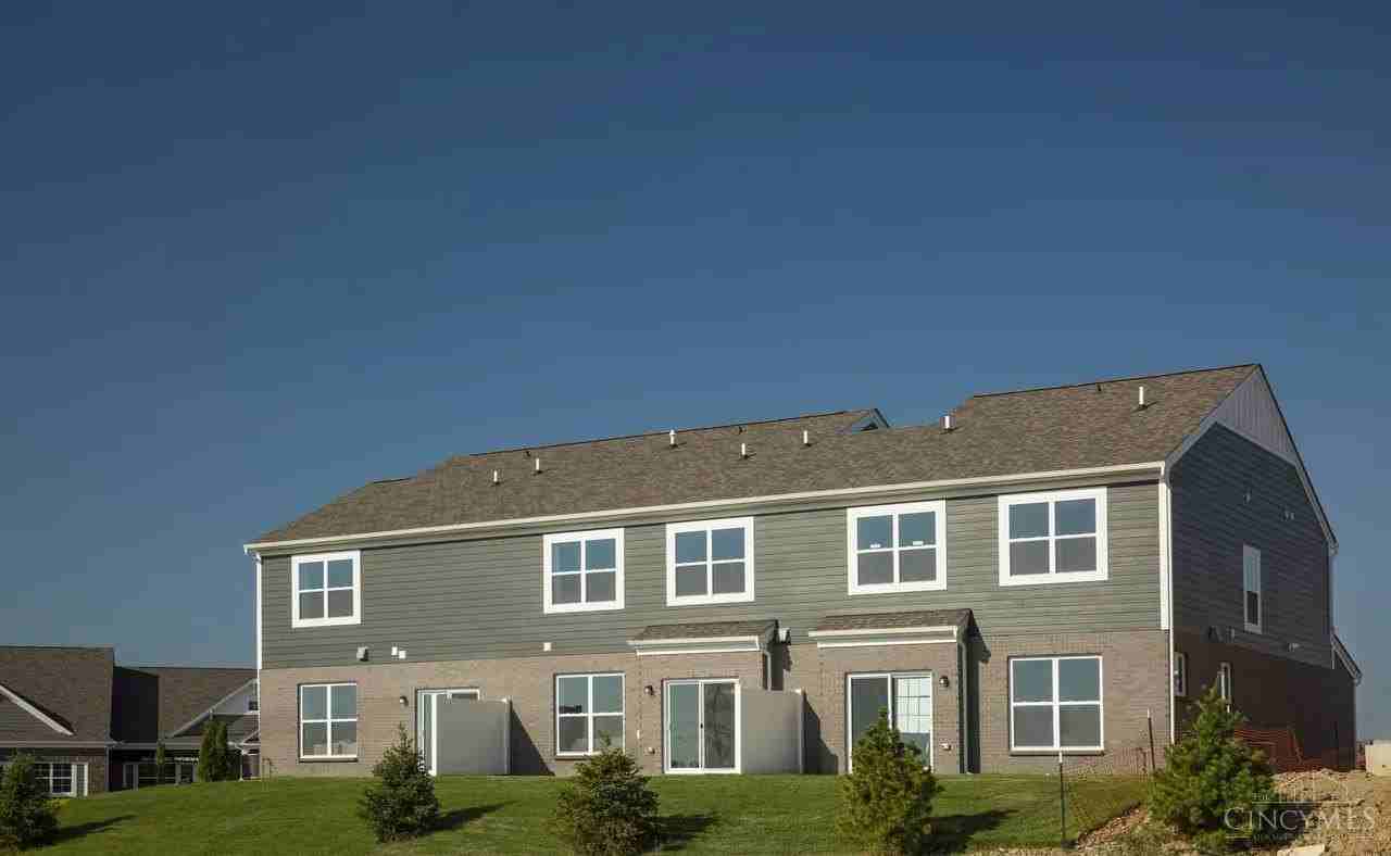 5567 Eagle Ct - Photo 3 of 30