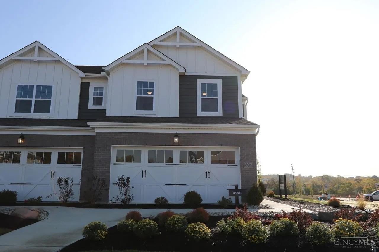 5567 Eagle Ct - Photo 5 of 30