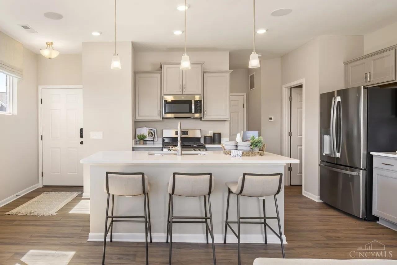 5567 Eagle Ct - Photo 7 of 30