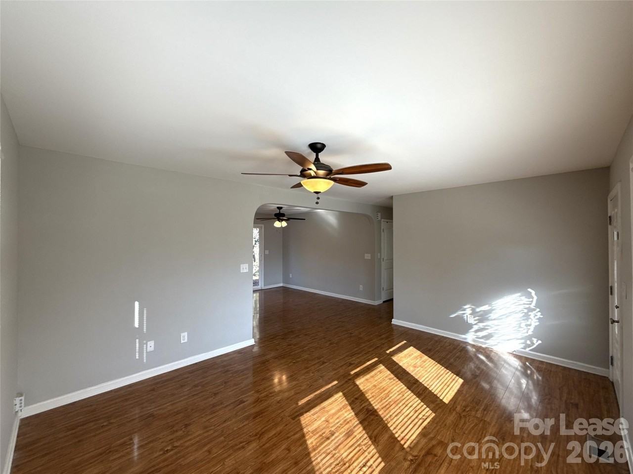 1601 Starbrook Dr - Photo 4 of 17