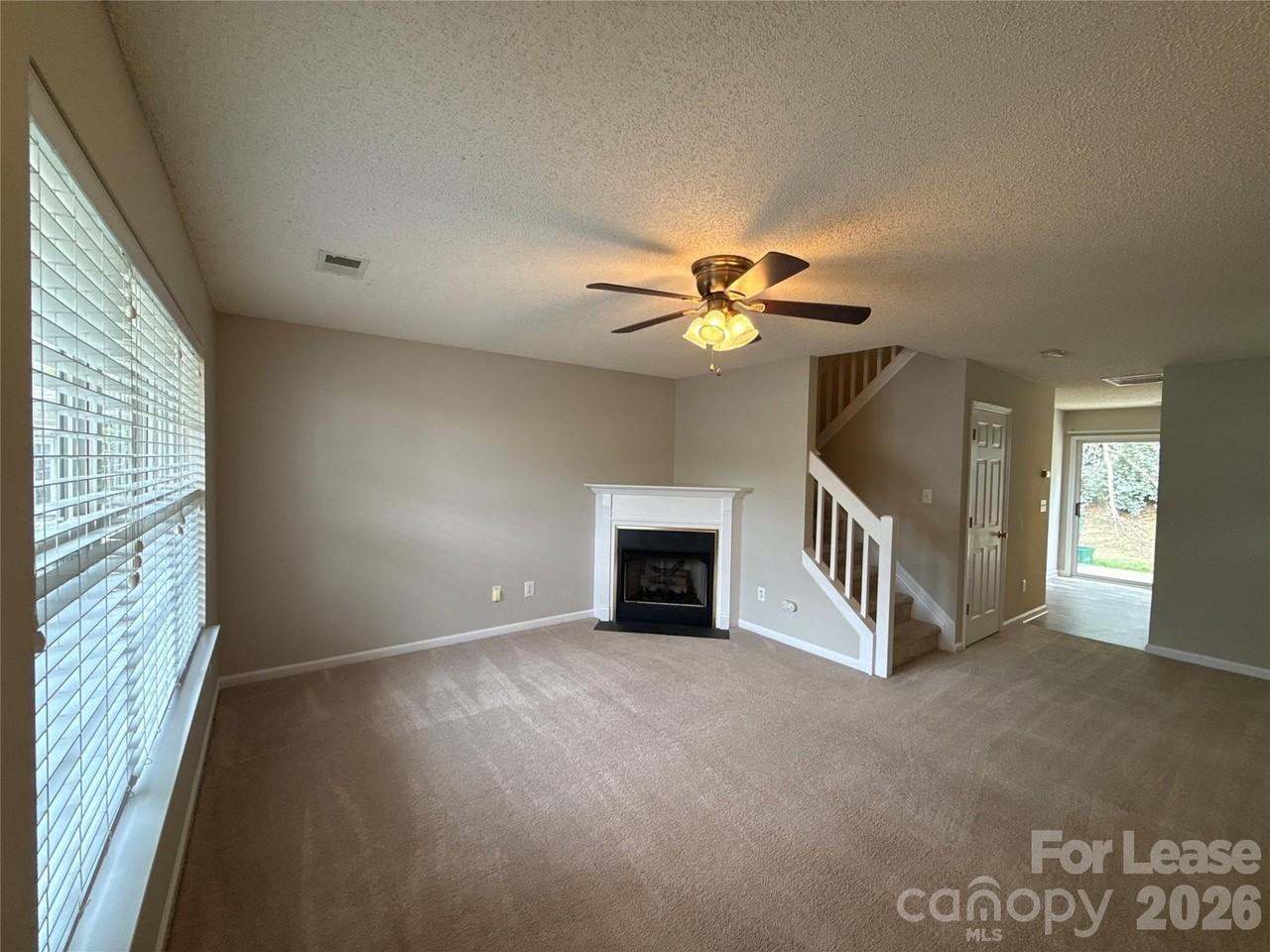 12053 Bragg St - Photo 3 of 19