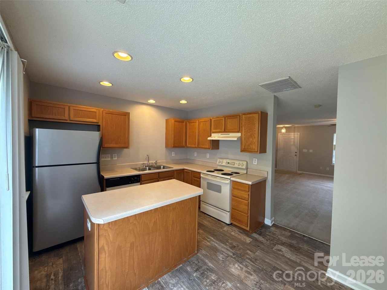 12053 Bragg St - Photo 7 of 19