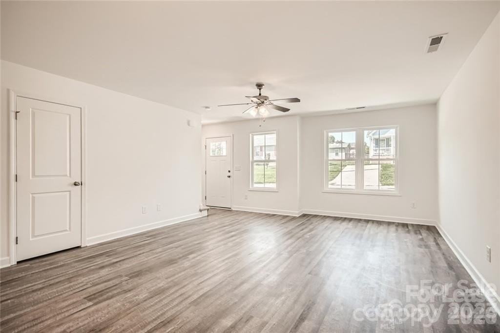 662 W Cemetery St - Photo 3 of 38