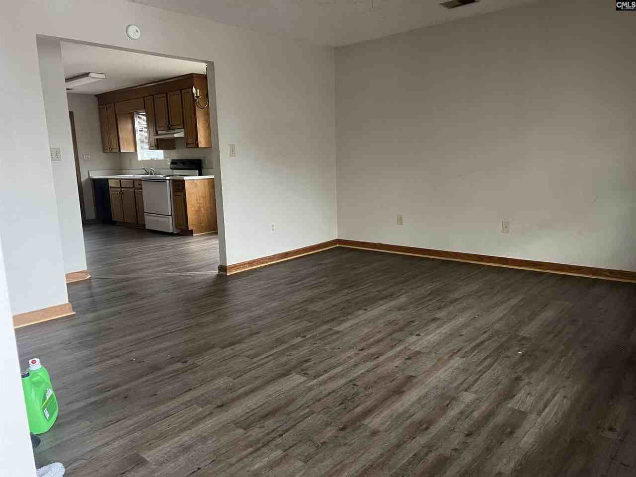 124 Hazelwood Ct - Photo 5 of 16