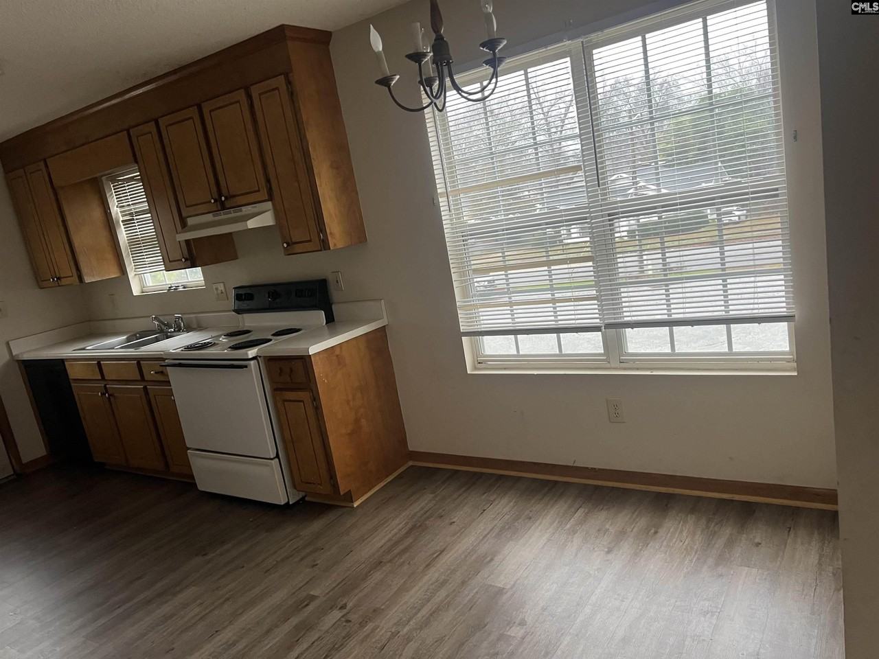 124 Hazelwood Ct - Photo 6 of 16