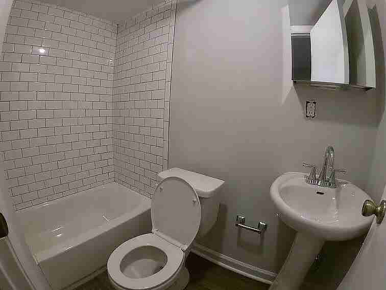 39 Mary St Apt 5 - Photo 6 of 10