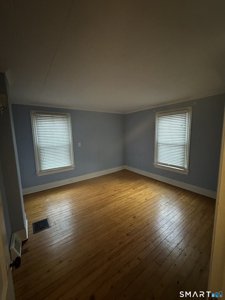 57 Maple St - Photo 5 of 9