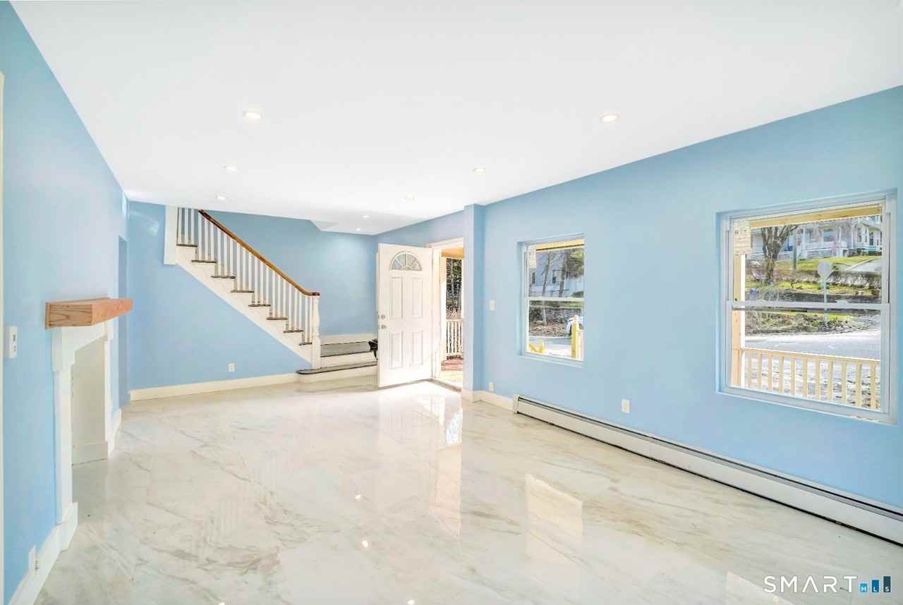 341 Lincoln St - Photo 6 of 12