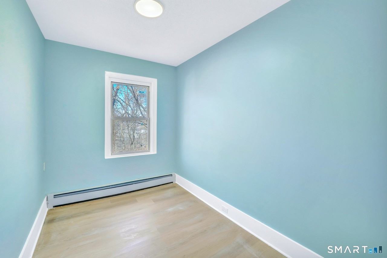 341 Lincoln St - Photo 7 of 12