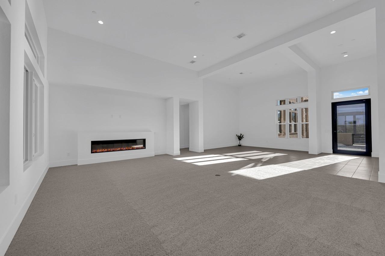 4792 Outlook Peak St #1 - Photo 4 of 48