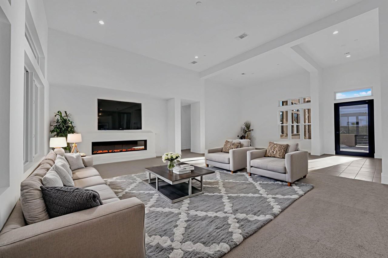 4792 Outlook Peak St #1 - Photo 5 of 48