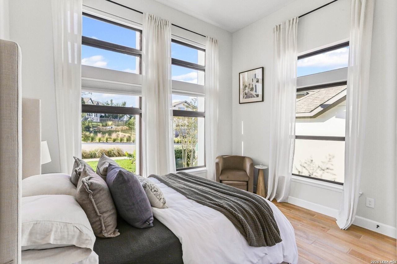 330 Navarro - Photo 6 of 41