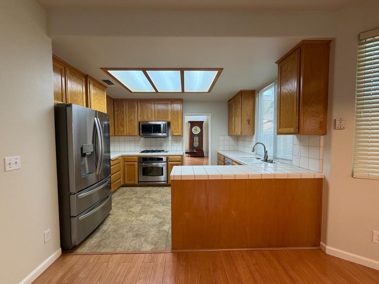 5918 W Chennault Ave - Photo 5 of 21