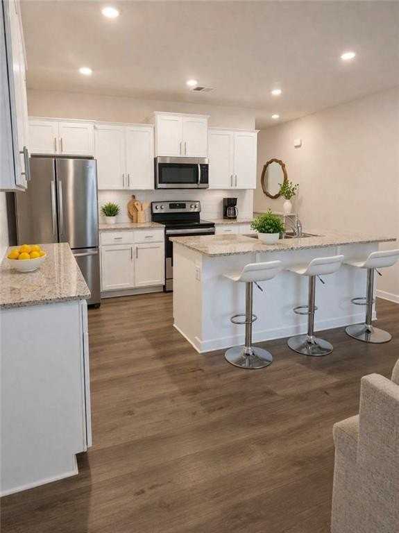 5192 Barberry Ave - Photo 6 of 24