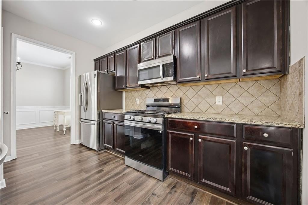 2605 Runnymede Ct - Photo 7 of 22