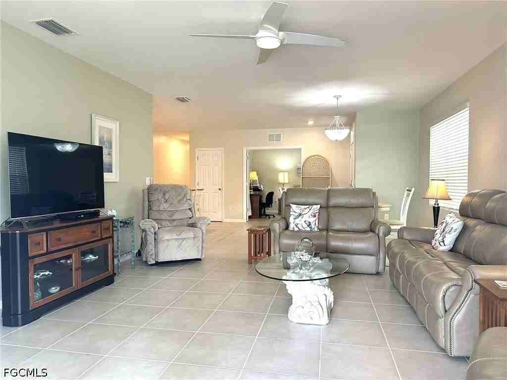 20031 Fiddlewood Ave - Photo 5 of 18