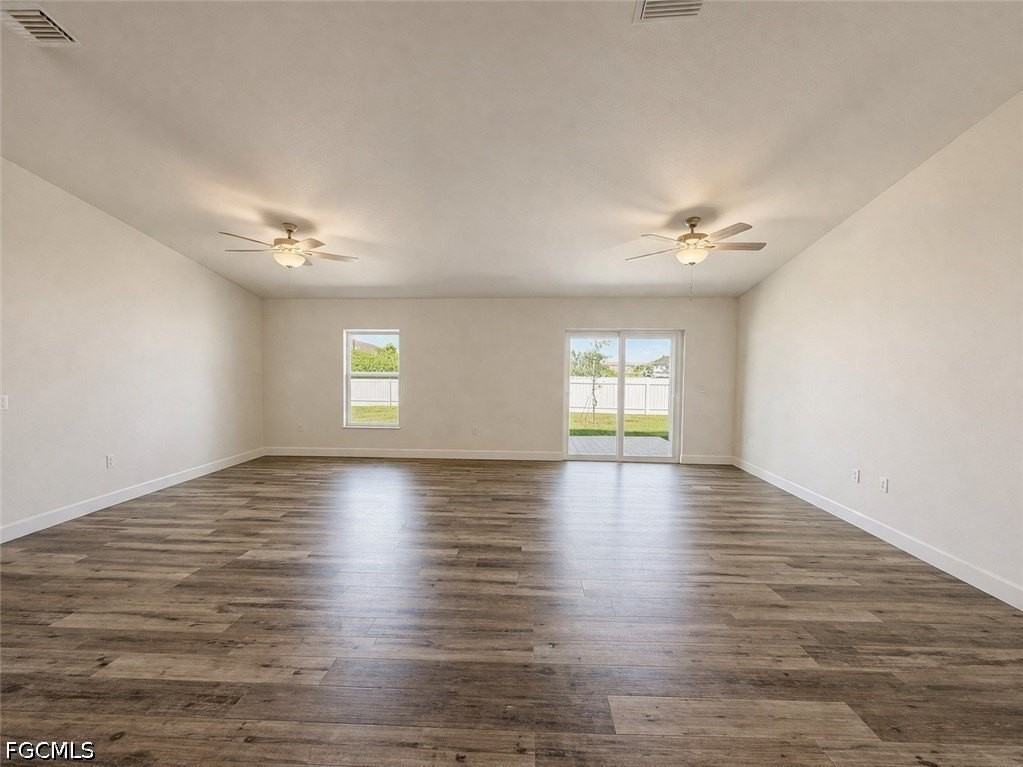 315 Nw 18th Ter - Photo 4 of 35