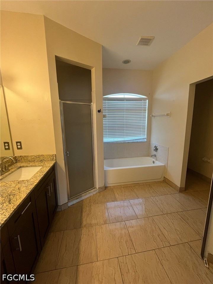 17 Ne 11th Ln - Photo 3 of 11