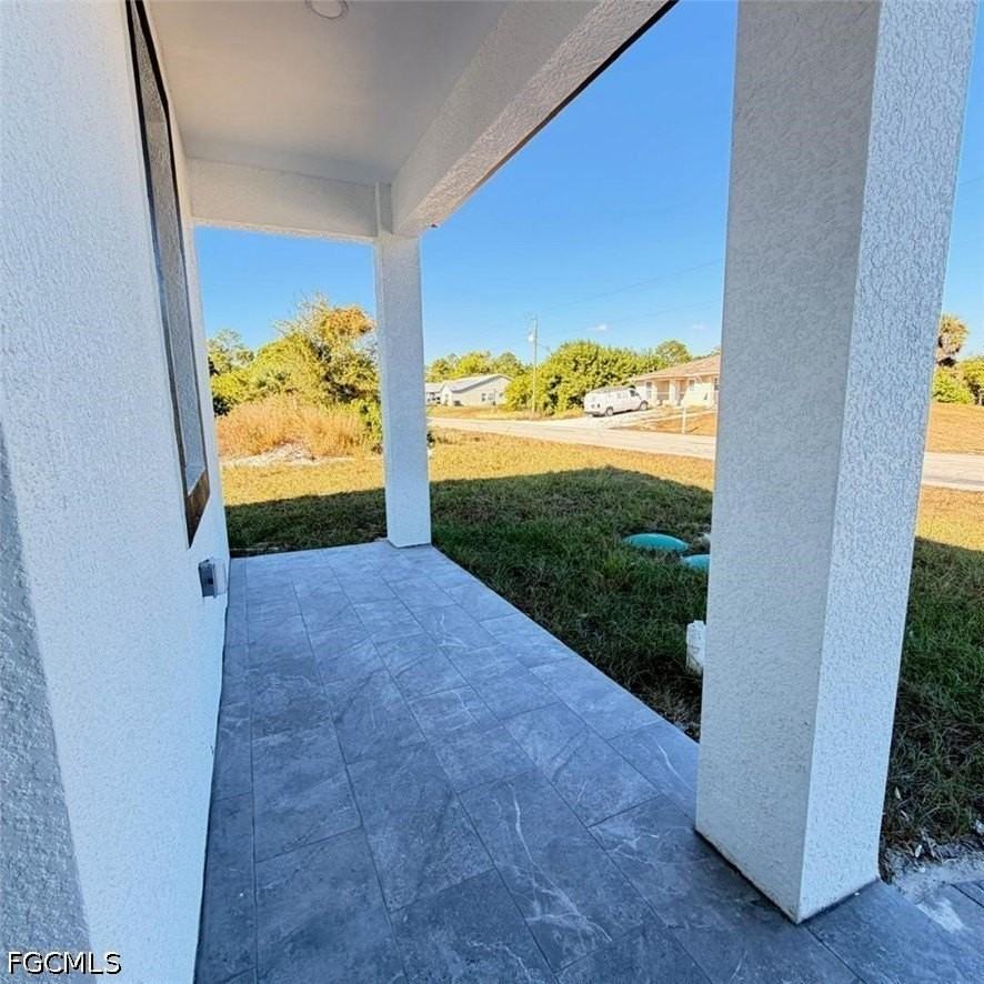 209 W 12th St - Photo 2 of 26