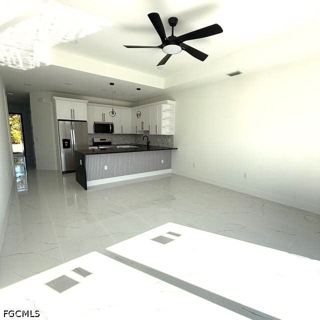 209 W 12th St - Photo 4 of 26