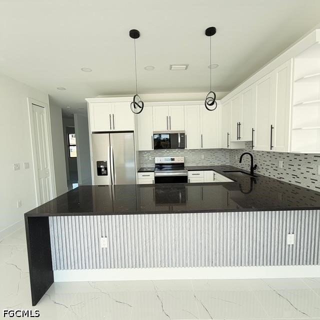 209 W 12th St - Photo 6 of 26