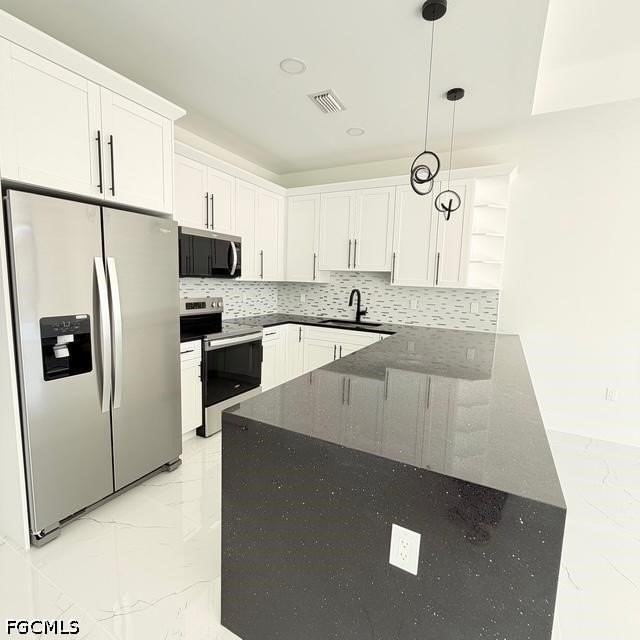 209 W 12th St - Photo 7 of 26