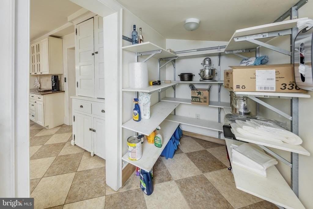 416 Raritan Ave - Photo 5 of 23